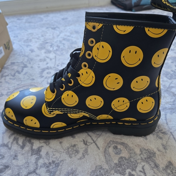 Dr. Martens Smiley Face Black & Yellow 8-Eye Boots - Picture 4 of 5